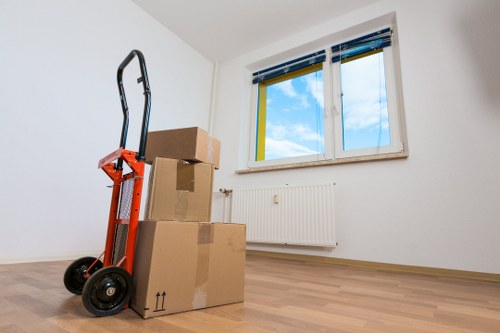 Careful loading support for a flat move in Tooting